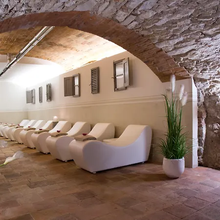 Palazzo Leopoldo Dimora Storica & 4* ראדה אין קיאנטי