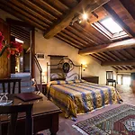 Palazzo Leopoldo Dimora Storica & 4*