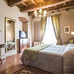 Palazzo Leopoldo Dimora Storica &