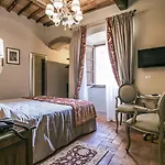 Palazzo Leopoldo Dimora Storica &