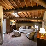 Palazzo Leopoldo Dimora Storica & 4* Radda in Chianti