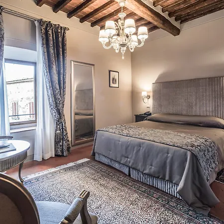 Ξενοδοχείο Palazzo Leopoldo Dimora Storica & 4*