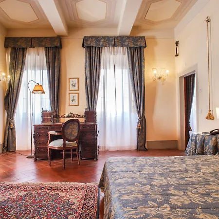 Ξενοδοχείο Palazzo Leopoldo Dimora Storica & 4*