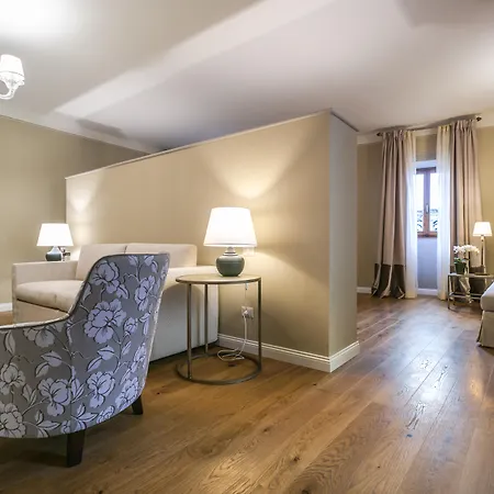 Ξενοδοχείο Palazzo Leopoldo Dimora Storica & 4*