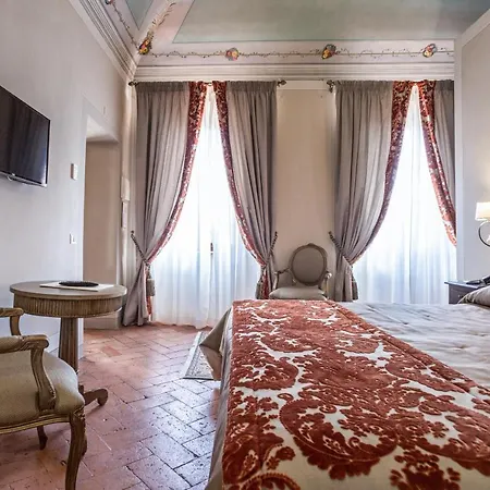 Hotel Palazzo Leopoldo Dimora Storica & 4*