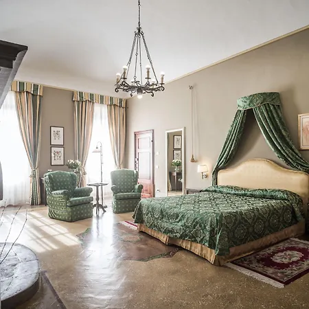 Palazzo Leopoldo Dimora Storica & Hotel Radda in Chianti