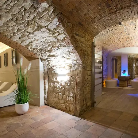 Palazzo Leopoldo Dimora Storica & Hotel 4*
